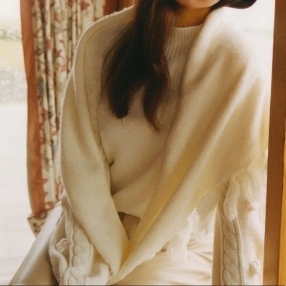 Anthropologie  Ivory  Tassled Triangle Scarf